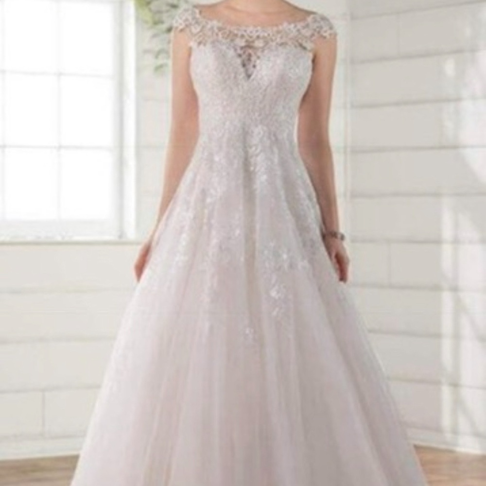 Stella York Elegant White Lace Wedding Dress